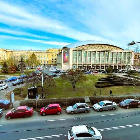 Royal Palace - City Center Accommodation Bucarest Exterior foto